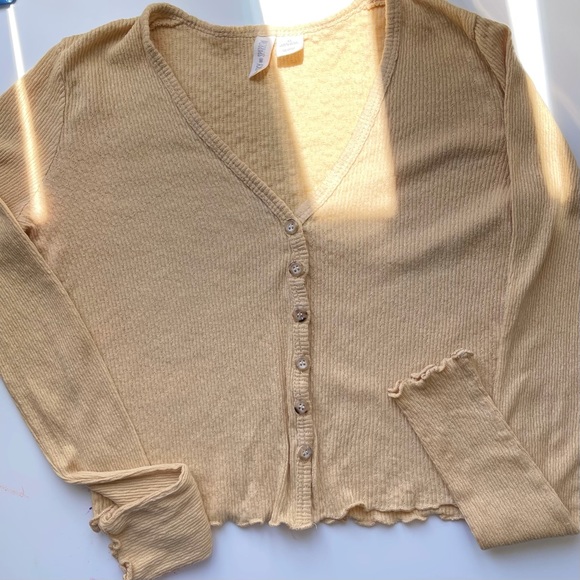 Yellow Sky and Sparrow Cardigan - Picture 2 of 3